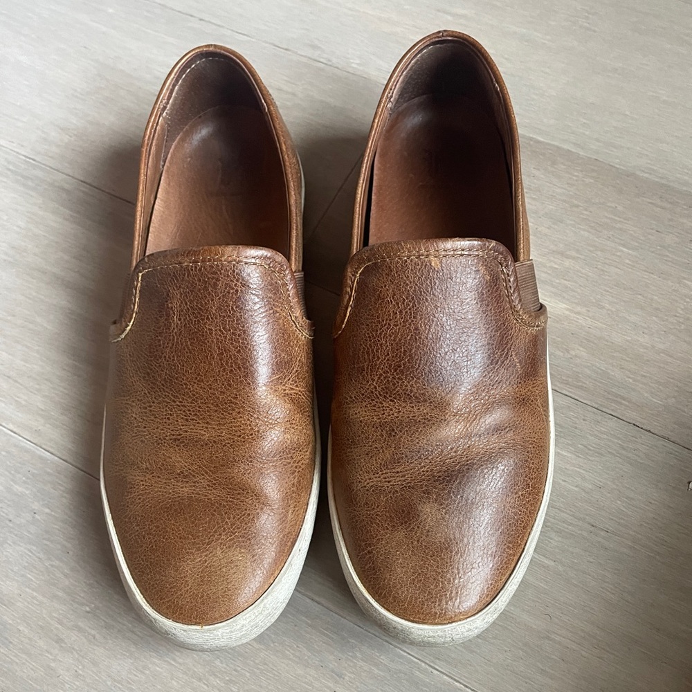 Frye Dylan Slip On Leather Sneakers in brown size 7